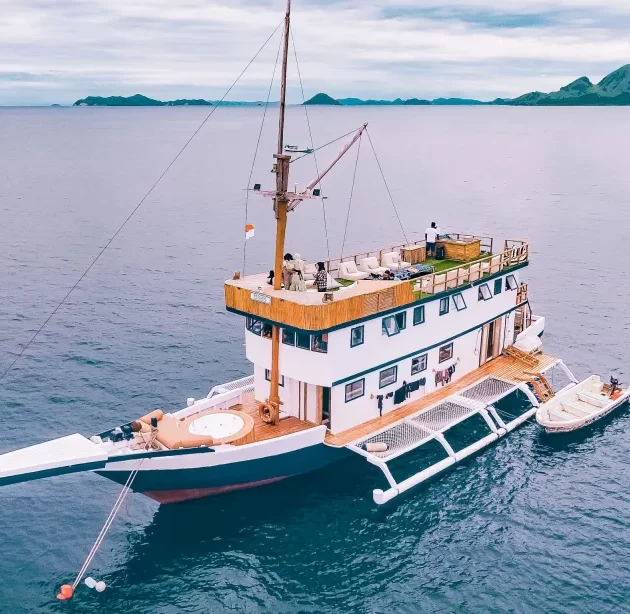 charter kapal klm sea familia